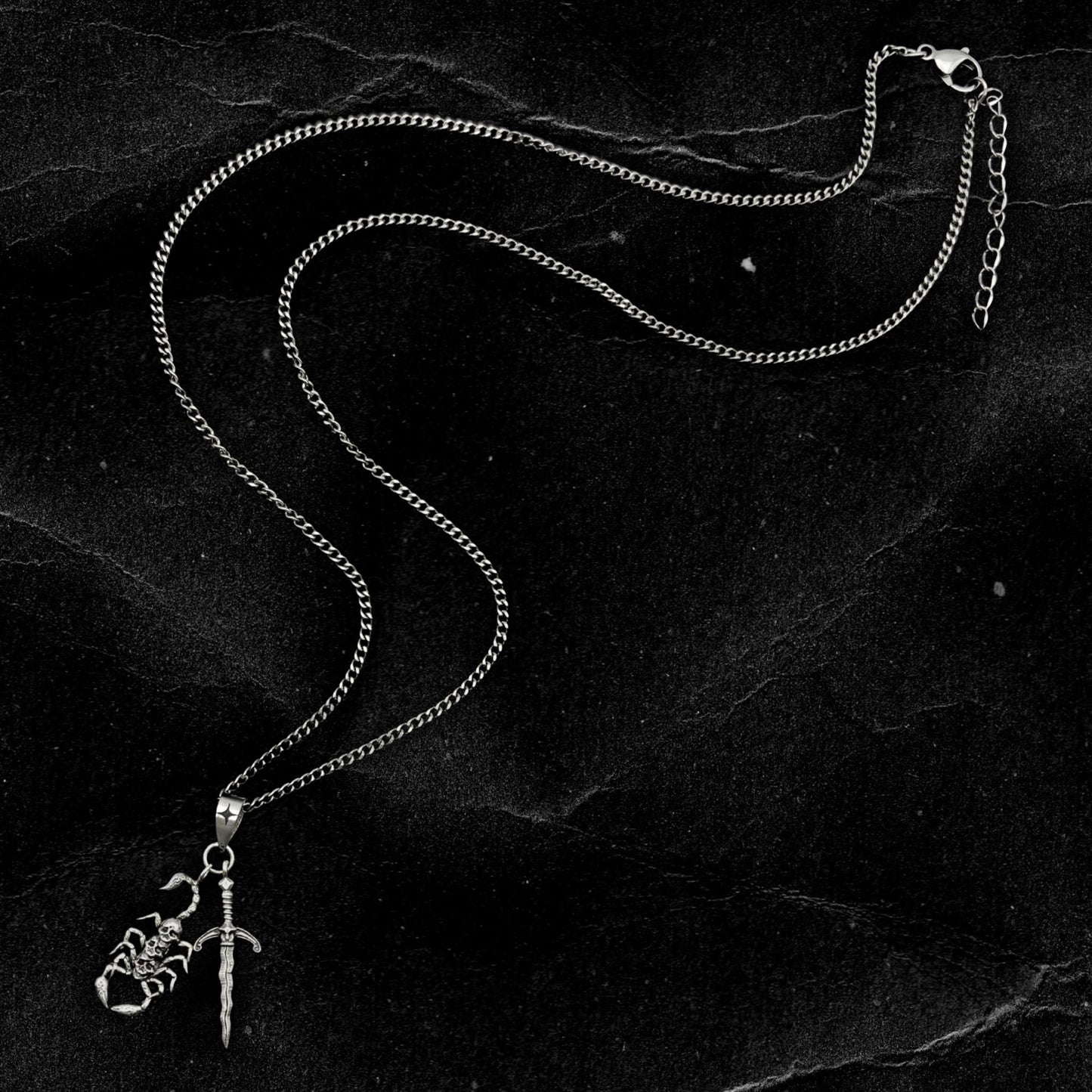 Dolus Necklace