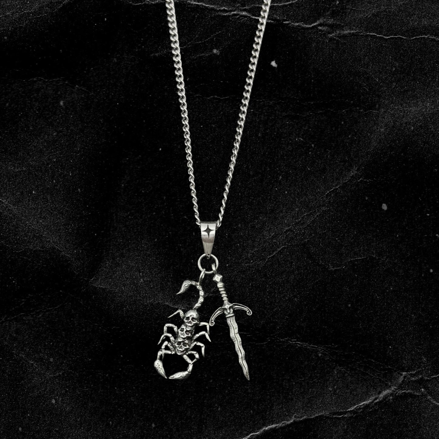 Dolus Necklace