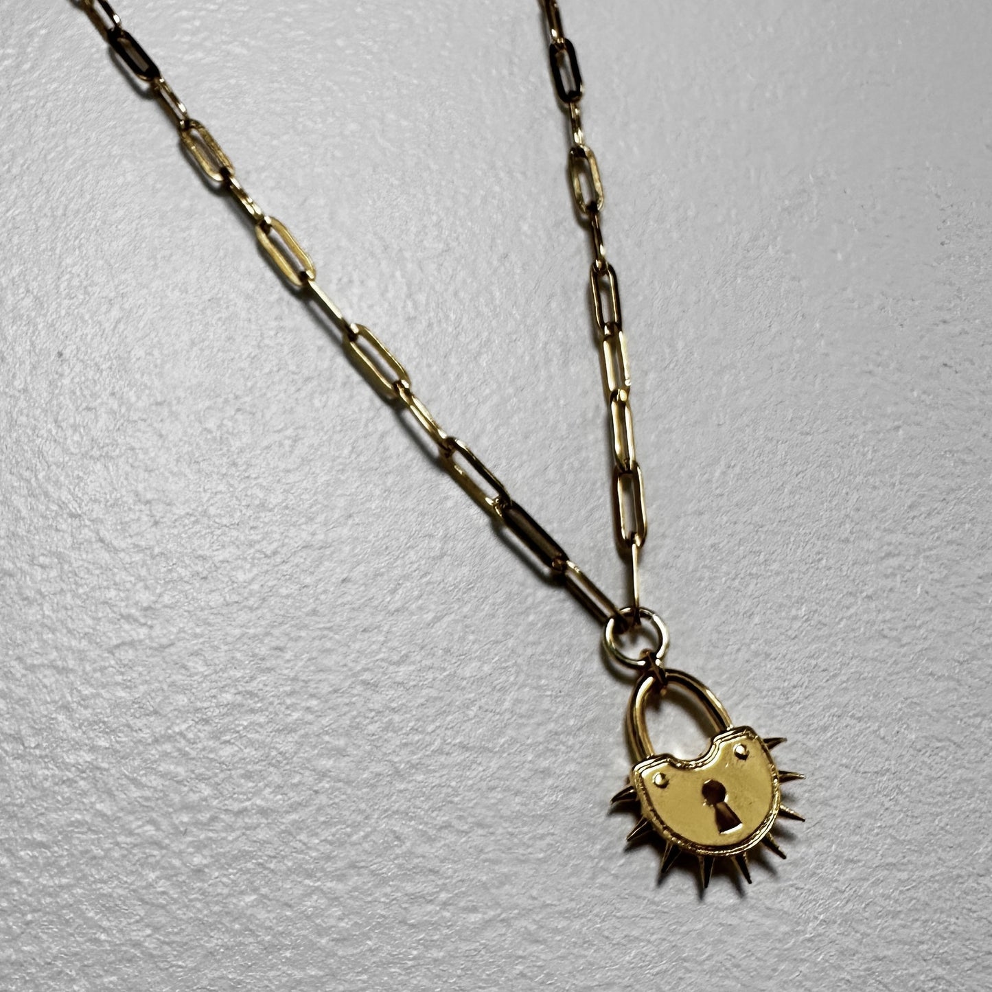 Juego de pendientes y collar Invicta