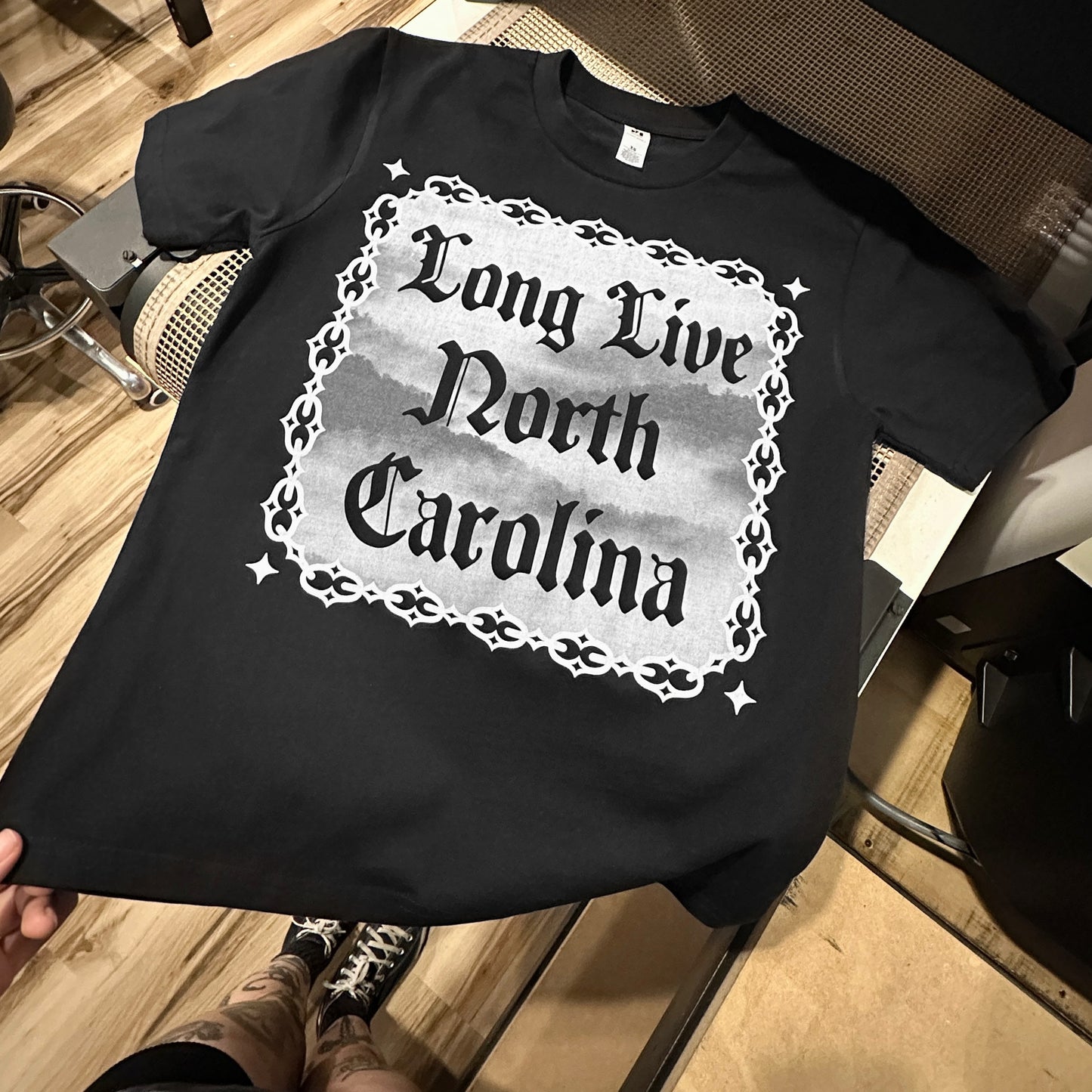 Flawed Long Live tee NC