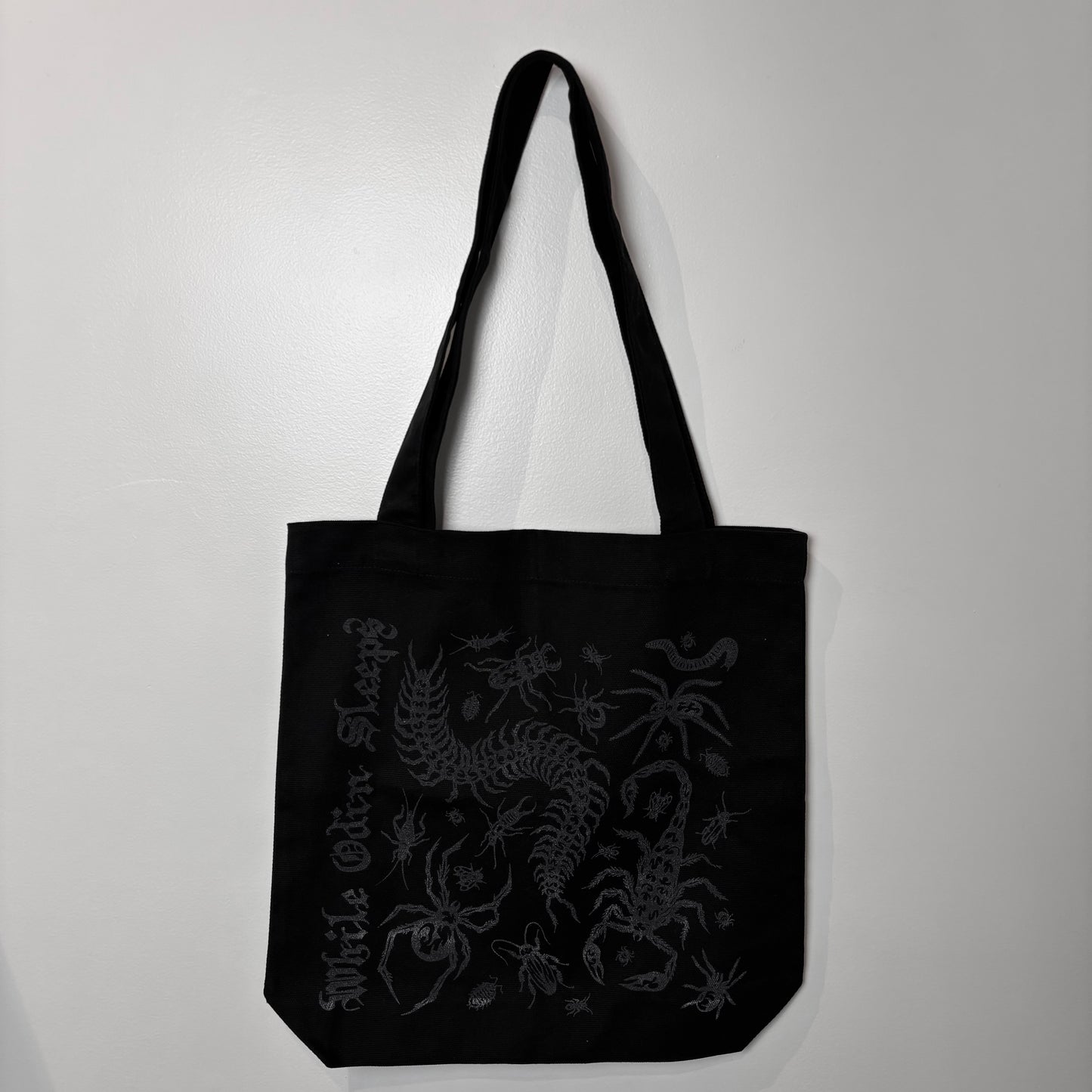 Oopsie Creepy Crawley Tote (O)