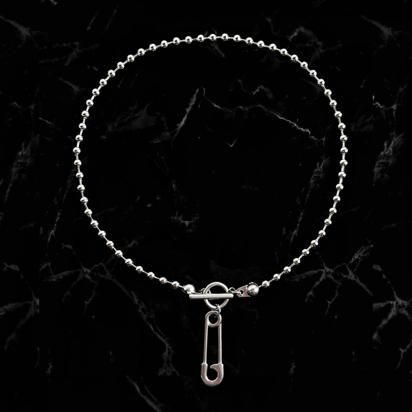 Collier épingle à nourrice 