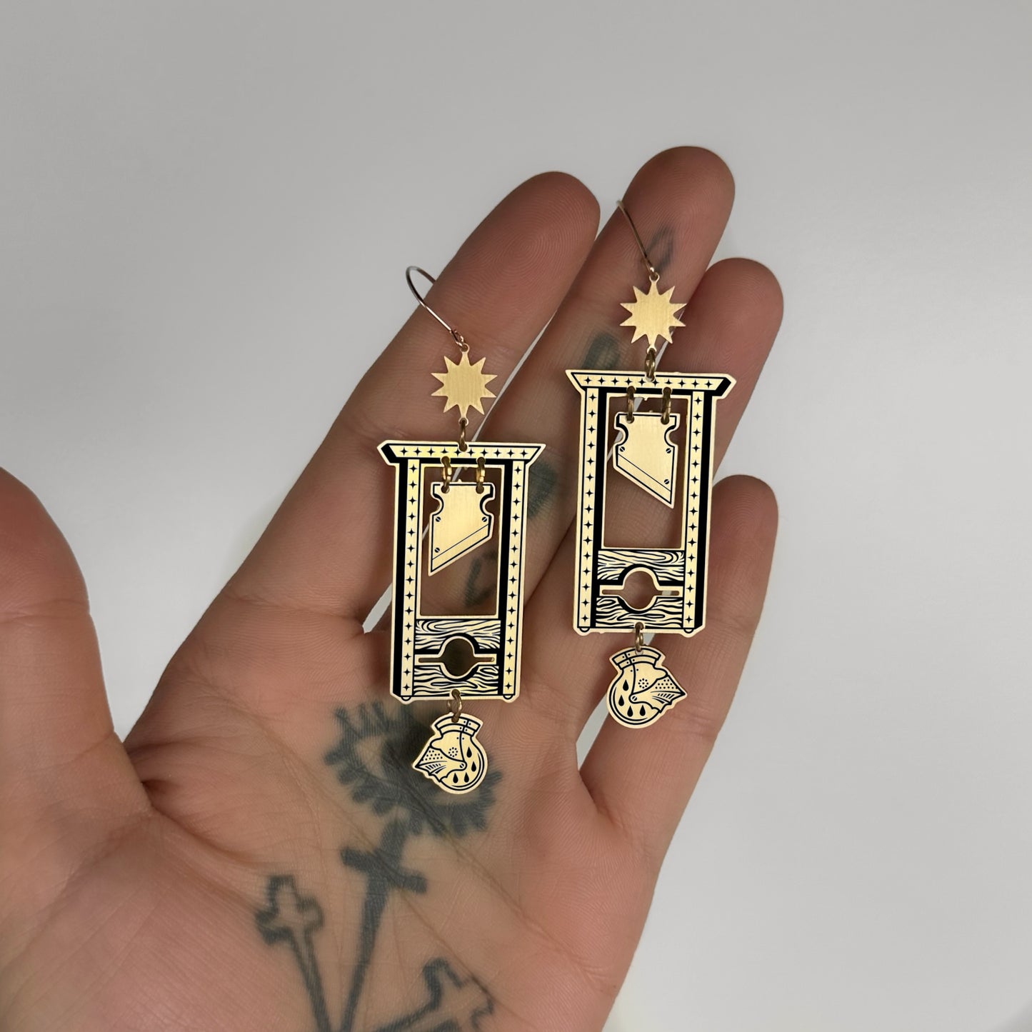 Guillotine - Earrings (2D) - While Odin Sleeps